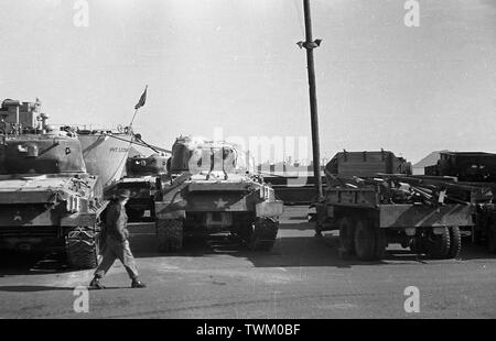 US-Armee in Süd Korea 1955 Hafen Pusan Panzer M4A3 Sherman - US-Armee in der Republik Korea (ROK)/Südkorea 1955 Pusan Hafen Panzer M4A3 Sherman Stockfoto