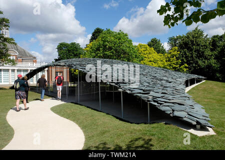 Eine neue temporäre Ausstellung in der Serpentine Gallery, von dem japanischen Architekten Junya Ishigami öffnet für die Öffentlichkeit. Stockfoto
