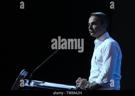 Athen, Griechenland. Juni, 2019 21. Griechische Opposition Partei Neue Demokratie Führer Kyriakos Mitsotakis spricht während der Präsentation seiner Plattform. Griechenland ist auf dem richtigen Weg für eine allgemeine Wahl Juli 7, drei Monate vor dem Zeitplan. (Bild: © aristidis VafeiadakisZUMA Draht) Stockfoto