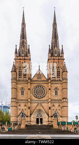 Die wunderschönen südlichen Fassade der Kathedrale der Heiligen Maria im Zentrum von Sydney, Australien Stockfoto