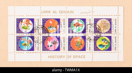 Vereinigte Arabische Emirate - ca. 1980: Briefmarken in den VAE gedruckt, die die Geschichte der Raumfahrt, ca. 1980 Stockfoto