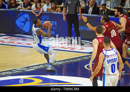 Sassari, Italien, 20. Juni 2019. Endspiel LBA (Lega Basket Italia) Match 6 zwischen UMANA REYER VENEZIA VS DINAMO BANCO DI SARDEGNA SASSARI an Palaserradi Stockfoto