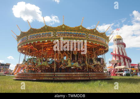 Newcastle upon Tyne, Großbritannien. 21 Jun, 2019. Die hoppings Kirmes auf Newcastle's Town Moor Europas größte und beste Kirmes. Credit: DavidWhinham/Alamy Credit: David Whinham/Alamy leben Nachrichten Stockfoto