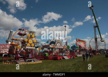 Newcastle upon Tyne, Großbritannien. 21 Jun, 2019. Die hoppings Kirmes auf Newcastle's Town Moor Europas größte und beste Kirmes. Credit: DavidWhinham/Alamy Credit: David Whinham/Alamy leben Nachrichten Stockfoto