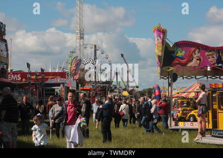 Newcastle upon Tyne, Großbritannien. 21 Jun, 2019. Die hoppings Kirmes auf Newcastle's Town Moor Europas größte und beste Kirmes. Credit: DavidWhinham/Alamy Credit: David Whinham/Alamy leben Nachrichten Stockfoto