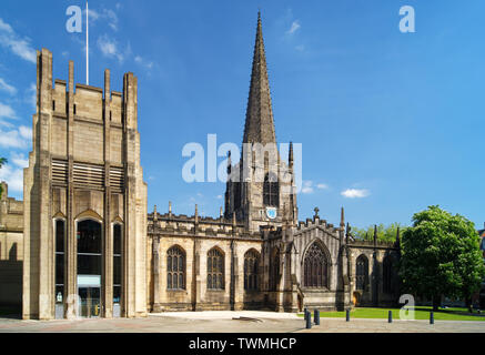 UK, South Yorkshire, Sheffield, Cathedral Church of St Peter & St Paul Stockfoto