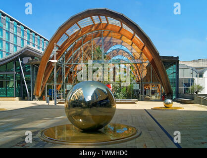 UK, South Yorkshire, Sheffield, Millennium Square, Winter Gärten Stockfoto