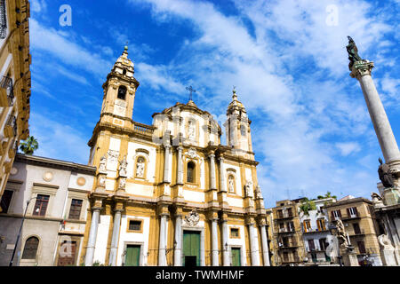 Ansicht des Heiligen Domenico Kirche im historischen Zentrum von Palermo, Italien. Stockfoto