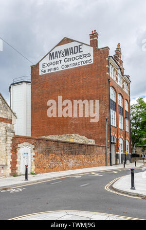 Mai & Wade Export Lebensmittelgeschäft Versand Fremdfirmen Gebäude in der Altstadt von Southampton - einem denkmalgeschützten Lagerhaus bis 1903 zurück, Southampton, Großbritannien Stockfoto