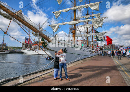 Scheveningen, Niederlande. Juni, 2019 21. SCHEVENINGEN - 21-06-2019, Segeln Scheveningen Tag 2, crew Parade und Preisverleihung Credit: Pro Schüsse/Alamy leben Nachrichten Stockfoto