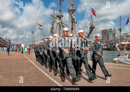 Scheveningen, Niederlande. Juni, 2019 21. SCHEVENINGEN - 21-06-2019, Segeln Scheveningen Tag 2, crew Parade und Preisverleihung Credit: Pro Schüsse/Alamy leben Nachrichten Stockfoto