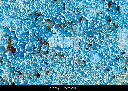 Rostiges Metall oberfläche mit Peeling blaue Farbe lackiert. Stockfoto