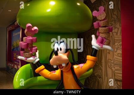 Orlando, Florida. Juni 06, 2019. Goofy Orlando am internationalen Flughafen Stockfoto