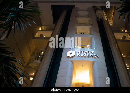 Orlando, Florida. Juni 06, 2019. Hyatt Regency Balkon und Aufzug in Orlando International Airport. Stockfoto