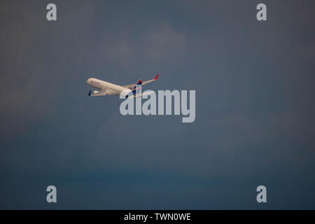 Orlando, Florida. Juni 06, 2019. Latam Flugzeug in Orlando International Airport Stockfoto