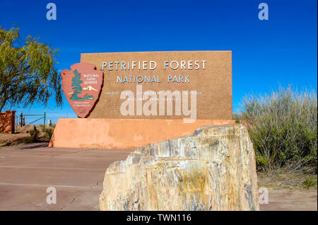 Petrifed Forest National Park Sign off Route 66 in Arizona Dessert Stockfoto