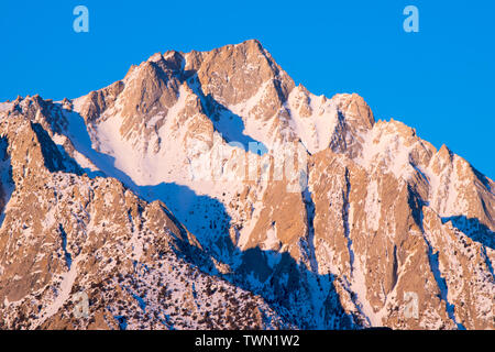 Lone Pine Peak, der östlichen Sierra Nevada Kalifornien Vereinigte Staaten von Amerika Stockfoto