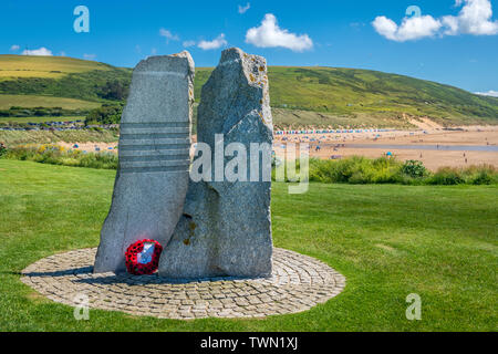 Dieses Denkmal, an der Esplanade mit Blick auf die weitläufigen Sandstrände von Woolacombe zu finden, erinnert an die amerikanischen Truppen in den t stationiert Stockfoto