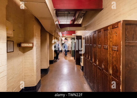 London, Großbritannien, 13. Mai 2019: Innenansicht des Tierheims, die Cabinet War Rooms während WW II untergebracht Heute ist ein Teil der Churchill War Rooms Museum. Stockfoto