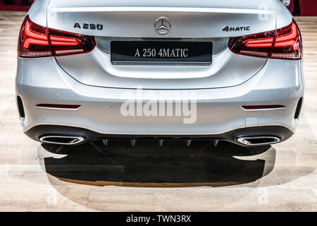 Paris, Frankreich, Okt 2018 silber metallic Mercedes A 250 4Matic Berline Limousine Limousine, Mondial Paris Motor Show, 4. Gen W177 A-Klasse von Mercedes Benz Stockfoto