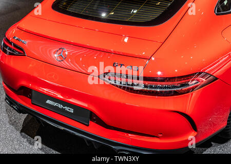 Paris, Frankreich, Okt 2018 roten Mercedes-AMG GT43 4MATIC + Coupé 4 Türen bei Mondial Paris Motor Show, X290 von Mercedes Benz Stockfoto