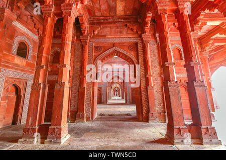 Fatehpur Sikri mittelalterlichen roten Sandstein Mughal Architektur. Fatehpur Sikri ist ein altes Fort in Agra in Indien gebaut im 16. Jahrhundert Stockfoto