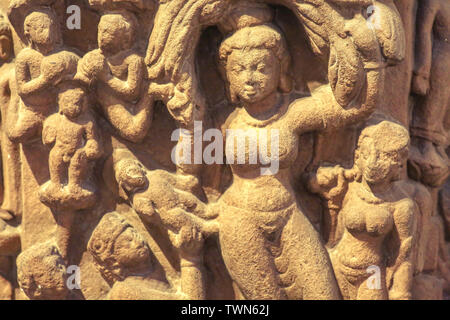 Alte indische archäologische Steinschnitzereien aus Tempel Wand der fünften Jahrhundert unserer Zeitrechnung Stockfoto