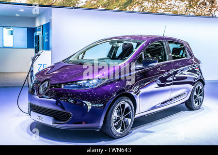 Paris, Frankreich, Okt 2018 elektrische Renault Zoe ZE 40, 41 kWh Lithium-Ionen-Batterie, Mondial Paris Motor Show, supermini Elektroauto von Renault produziert Stockfoto