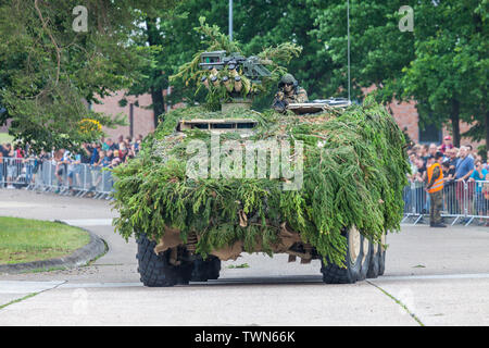 AUGUSTDORF/Deutschland - Juni 15, 2019: Deutsche gepanzerte Fahrzeug GTK Boxer Laufwerke auf eine Taktik, die Demonstration an öffentliche Veranstaltung Tag der Bundesweh Stockfoto