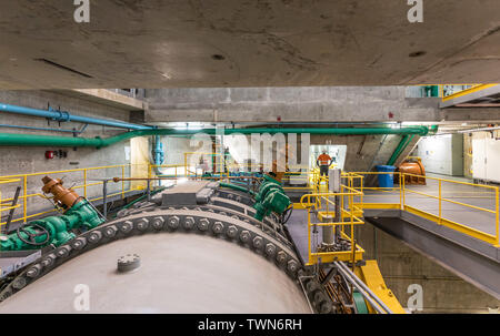 Tumut 3 Power Station. Ein Wasserkraftwerk in den Snowy Mountains, Australien. Bild zeigt die Turbinen. Stockfoto