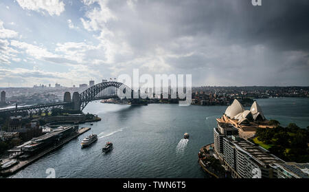 Ein stürmischer Tag in Sydney. Vom AMP-Gebäude in Circular Quay genommen Stockfoto