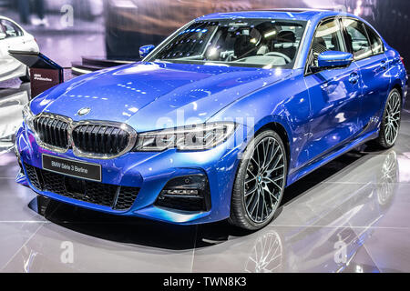 Paris, Frankreich, 06.Oktober, 2018 Blau metallic Alle neuen BMW 3er Limousine Berline330i bei Mondial Paris Motor Show, 7. Gen, G20 von BMW hergestellt Stockfoto