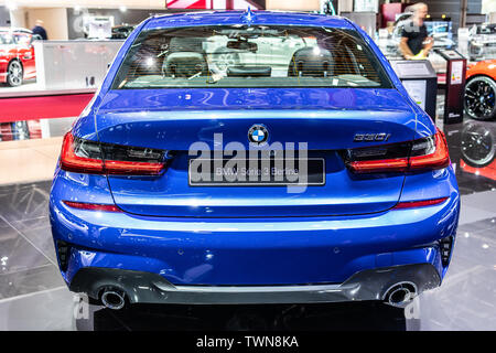 Paris, Frankreich, 06.Oktober, 2018 Blau metallic Alle neuen BMW 3er Limousine Berline330i bei Mondial Paris Motor Show, 7. Gen, G20 von BMW hergestellt Stockfoto