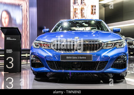 Paris, Frankreich, 06.Oktober, 2018 Blau metallic Alle neuen BMW 3er Limousine Berline330i bei Mondial Paris Motor Show, 7. Gen, G20 von BMW hergestellt Stockfoto