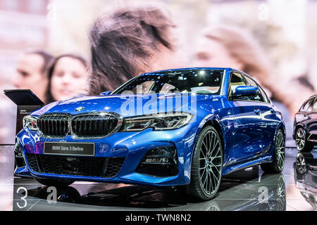 Paris, Frankreich, 06.Oktober, 2018 Blau metallic Alle neuen BMW 3er Limousine Berline330i bei Mondial Paris Motor Show, 7. Gen, G20 von BMW hergestellt Stockfoto