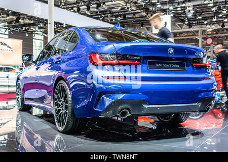Paris, Frankreich, 06.Oktober, 2018 Blau metallic Alle neuen BMW 3er Limousine Berline330i bei Mondial Paris Motor Show, 7. Gen, G20 von BMW hergestellt Stockfoto