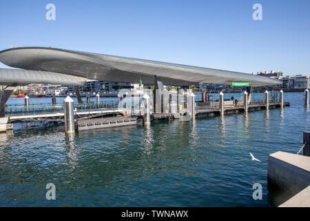 Barangaroo Fähranleger in Barangaroo Stadtentwicklung Fußgängerzone, in die Innenstadt von Sydney, New South Wales, Australien Stockfoto