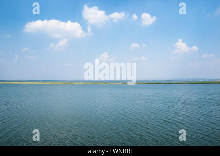 Landschaft von Pa Sak Jolasid Dam, Lopburi, Thailand Stockfoto