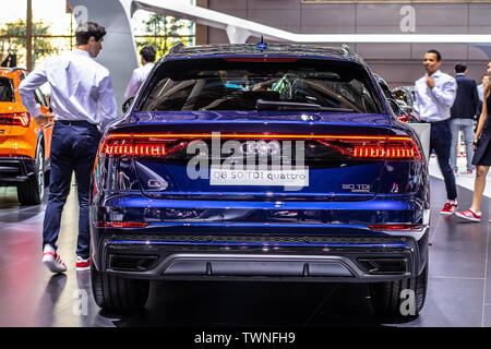 Paris, Frankreich, 04.Oktober, 2018 Blau metallic Alle neuen Audi Q8 bei Mondial Paris Motor Show, Flaggschiff SUV von deutschen Automobilhersteller Audi AG produziert Stockfoto