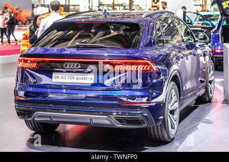 Paris, Frankreich, 04.Oktober, 2018 Blau metallic Alle neuen Audi Q8 bei Mondial Paris Motor Show, Flaggschiff SUV von deutschen Automobilhersteller Audi AG produziert Stockfoto