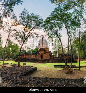 Prasat Muang Sing sind alte Ruinen der Khmer Tempel in historischen Park Sai Yok, Kanchanaburi, Thailand Stockfoto