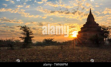 Heißluft-Ballon über Bagan Stockfoto