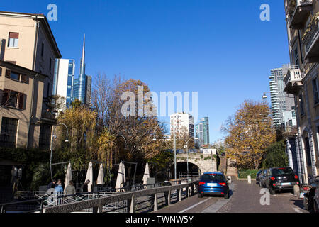 Mailand, Italien - 26. November 2017: Straße in Mailand in der Nähe von Isola Quartal Stockfoto