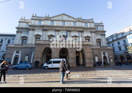 Mailand, Italien - 26. November 2017: Blick auf den berühmten treatro Alla Scala Theater Stockfoto