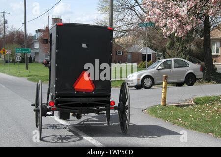 Buggy auf Stadt Straße in Pennsylvania, USA Stockfoto