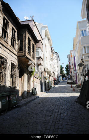 Traditionelle maroden osmanischen Gebäude in Istanbul Stockfoto