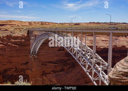 Morgen Sunny View der Mike O'Callaghan - Pat Tillman Memorial Bridge in Boulder City, Nevada Stockfoto