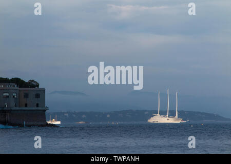 Segelyacht eine, die Super Yacht durch Russische Milliardär Andrej Melnichenko, in Monaco vor der konstituierenden Segel günstig Eigentum Stockfoto