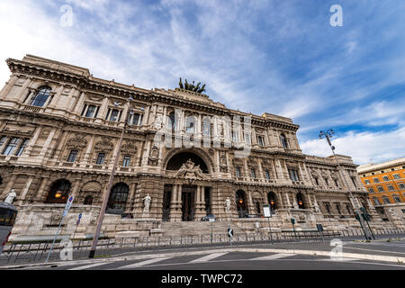 Supreme Court de Cassation Palast 1889-1911 (Corte suprema di cassazione). Palast der Justiz in der Piazza Cavour (Marktplatz), der Innenstadt von Rom, Italien Stockfoto