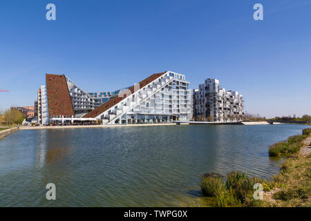 8 Tallet moderne Architektur Gebäude in Orestad, Kopenhagen, entworfen von Bjarke Ingels Group (BIG) Stockfoto